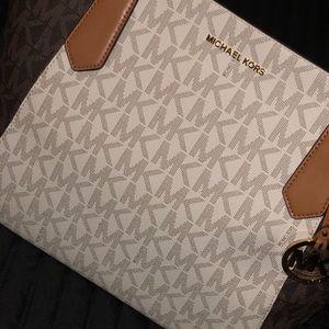 Michael kors tote